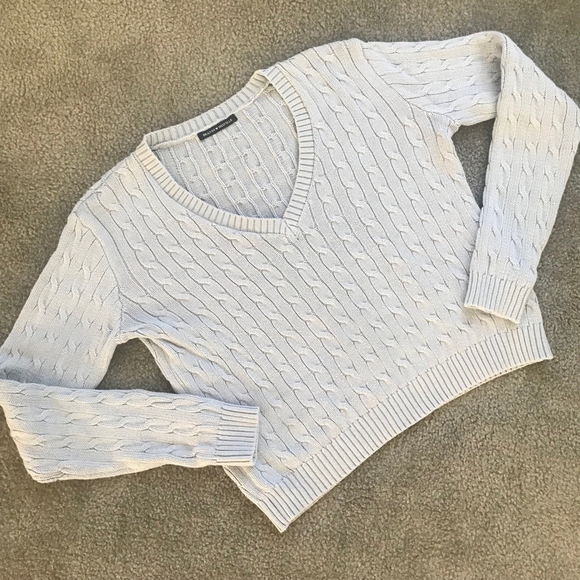 EUC Brandy Melville Boxy Fit Cropped Light Blue Cable Knit Sweater | One Sz - Picture 1 of 7